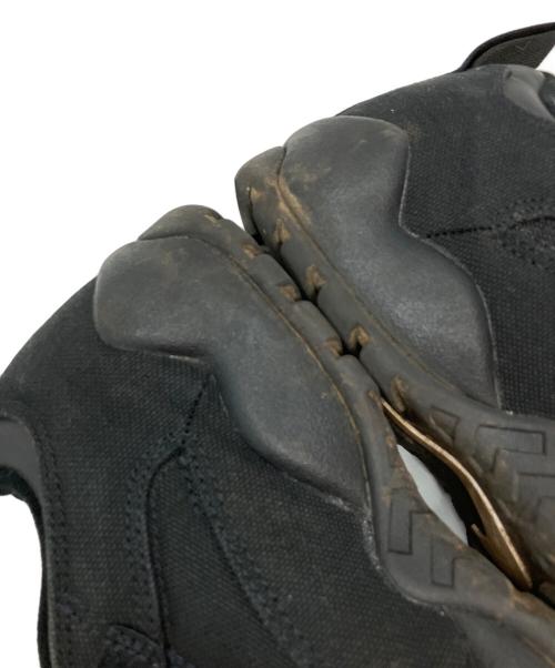 NIKE（ナイキ）NIKE (ナイキ) Supreme (シュプリーム) SB ダーウィン ロー Supreme Black スニーカー ブラック、ホワイト、レッド サイズ:25.5の古着・服飾アイテム