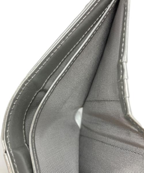 ANTEPRIMA（アンテプリマ）ANTEPRIMA (アンテプリマ) 2つ折り財布 シルバーの古着・服飾アイテム