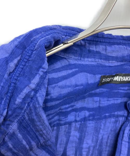 ISSEY MIYAKE（イッセイミヤケ）ISSEY MIYAKE (イッセイミヤケ) 半袖シャツ ブルー サイズ:Lの古着・服飾アイテム