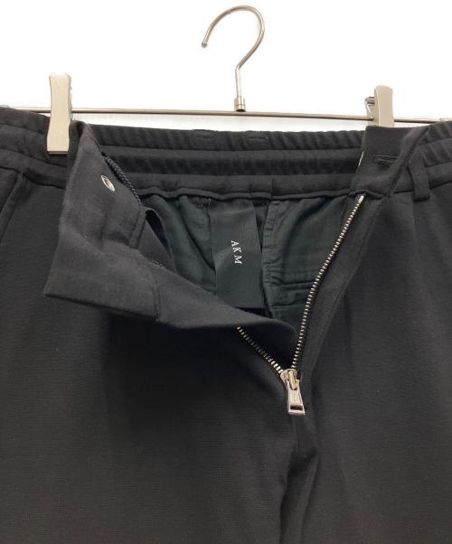 AKM（エーケーエム）AKM (エーケーエム) DUAL WARM BARE PONTI SWING EASY PANTS ブラック サイズ:Sの古着・服飾アイテム