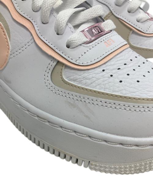 NIKE（ナイキ）NIKE (ナイキ) エア フォース1シャドウスニーカー ホワイト×ピンク サイズ:25の古着・服飾アイテム
