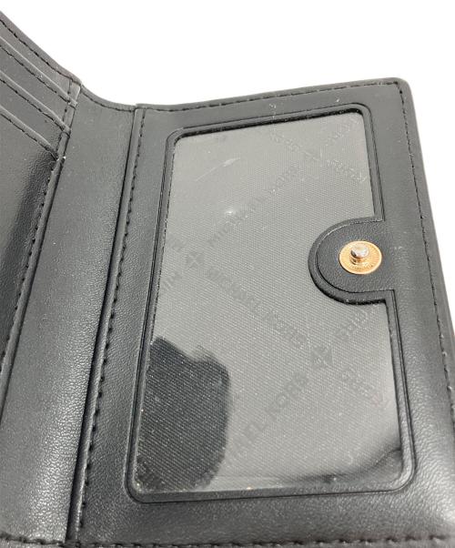 MICHAEL KORS（マイケルコース）MICHAEL KORS (マイケルコース) コンパクトウォレットミディアム ブラックの古着・服飾アイテム