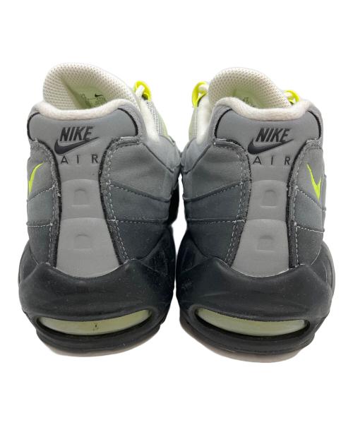 NIKE（ナイキ）NIKE (ナイキ) ローカットスニーカー グレー×ブラック サイズ:26.5の古着・服飾アイテム