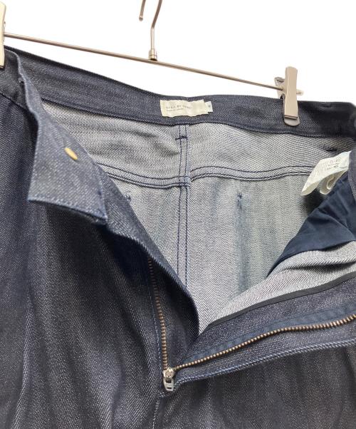 STILL BY HAND（スティルバイハンド）STILL BY HAND (スティルバイハンド) Deep Tuck Wide Denim Pants インディゴ サイズ:48の古着・服飾アイテム