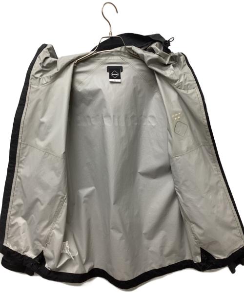 F.C.Real Bristol（エフシーレアルブリストル）F.C.Real Bristol (エフシーレアルブリストル) RAIN JACKET ブラック サイズ:Mの古着・服飾アイテム