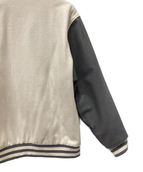 SAMPLES（サンプルズ）SAMPLES (サンプルズ) 袖革スタジャン グレー×ホワイト サイズ:Lの古着・服飾アイテム
