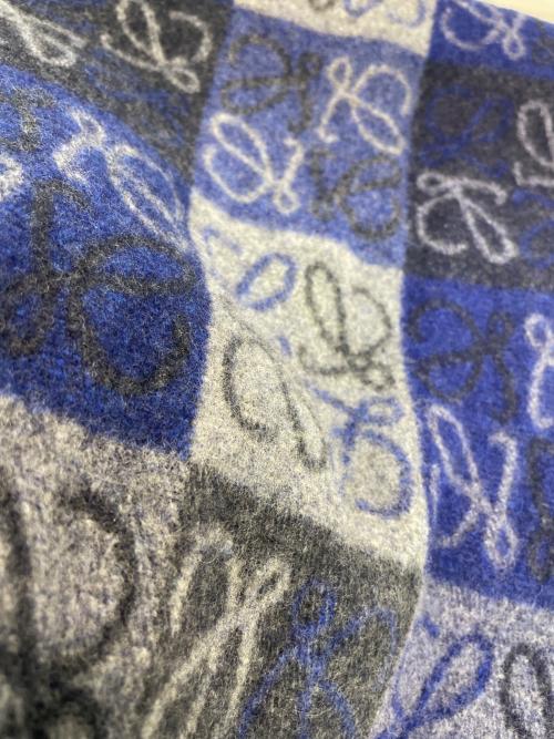 LOEWE（ロエベ）LOEWE (ロエベ) チェッカーボード スカーフ ブルーの古着・服飾アイテム