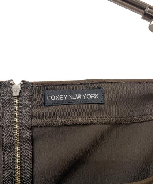 FOXEY NEWYORK（フォクシーニューヨーク）FOXEY NEWYORK (フォクシーニューヨーク) ノースリーブワンピース ブラウン サイズ:サイズ表記なしの古着・服飾アイテム