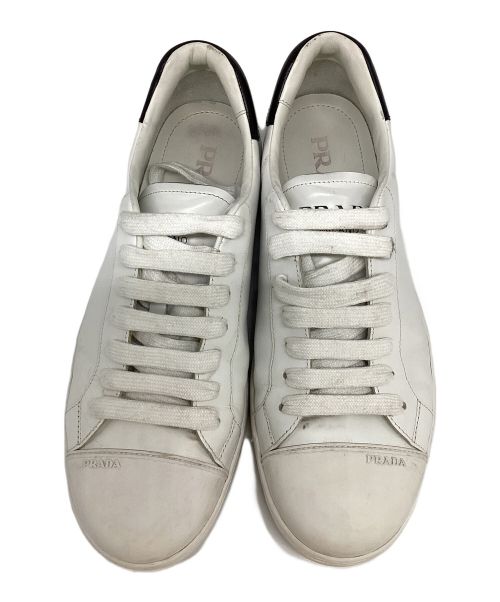 PRADA（プラダ）PRADA (プラダ) ローカットスニーカー ホワイト サイズ:7の古着・服飾アイテム