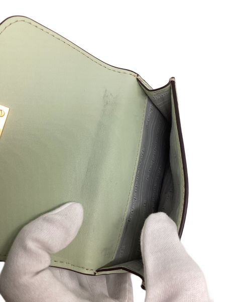Kate Spade（ケイトスペード）Kate Spade (ケイトスペード) 2つ折り財布 グリーンの古着・服飾アイテム