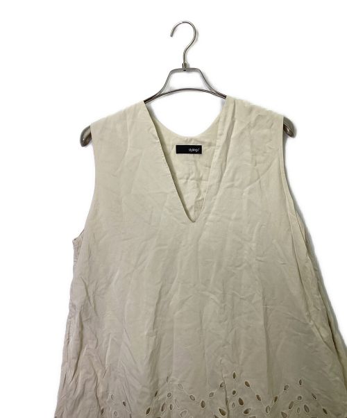 styling/（スタイリング）styling/ (スタイリング) エンブロイダリーワンピース ベージュの古着・服飾アイテム