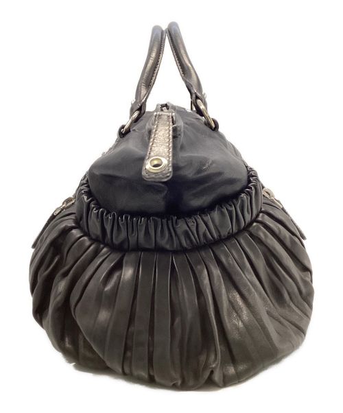 MIU MIU（ミュウミュウ）MIU MIU (ミュウミュウ) レザーハンドバッグ ブラックの古着・服飾アイテム