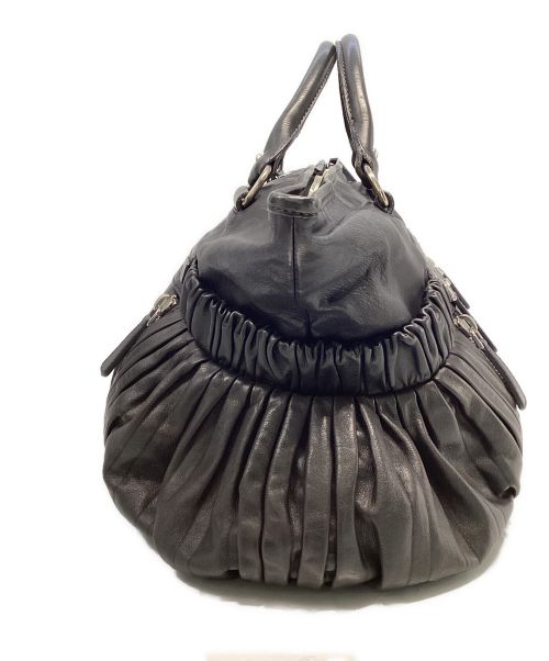 MIU MIU（ミュウミュウ）MIU MIU (ミュウミュウ) レザーハンドバッグ ブラックの古着・服飾アイテム