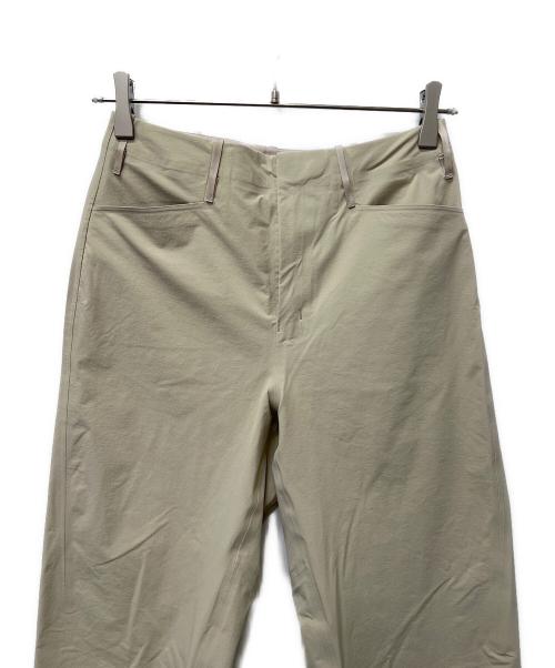 ARC'TERYX（アークテリクス）ARC'TERYX (アークテリクス) ベルフライパンツ ベージュの古着・服飾アイテム