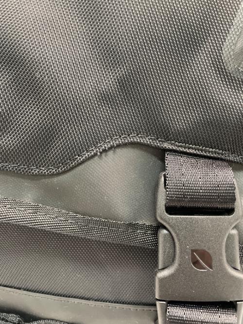 Incase（インケース）Incase (インケース) メッセンジャーバッグ ブラックの古着・服飾アイテム