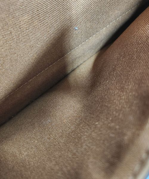 LOUIS VUITTON（ルイ ヴィトン）LOUIS VUITTON (ルイ ヴィトン) ショルダーバッグ ブラウンの古着・服飾アイテム