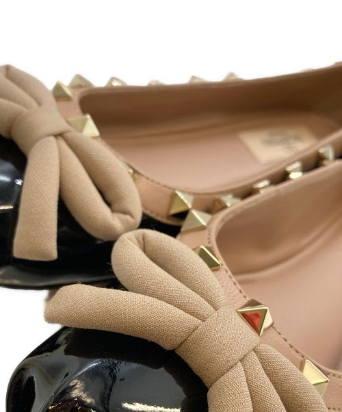 VALENTINO GARAVANI（ヴァレンティノ・ガラヴァーニ）VALENTINO GARAVANI (ヴァレンティノ・ガラヴァーニ) パンプス ベージュ×ブラック サイズ:36の古着・服飾アイテム