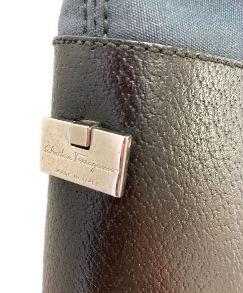 Salvatore Ferragamo（サルヴァトーレ フェラガモ）Salvatore Ferragamo (サルヴァトーレ フェラガモ) ワンショルダーバッグ ブラックの古着・服飾アイテム