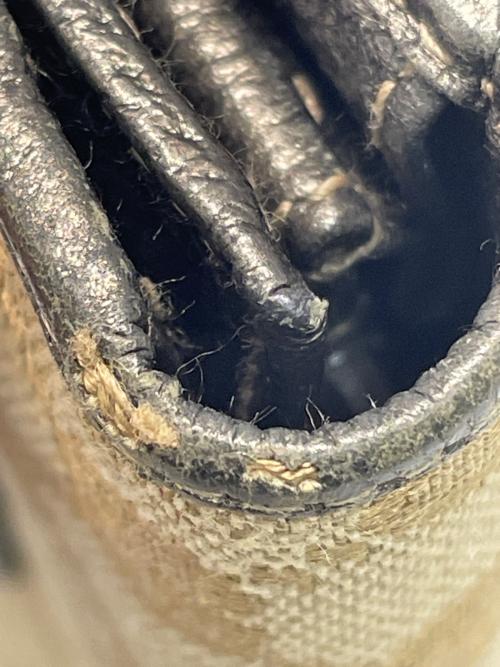 GUCCI（グッチ）GUCCI (グッチ) 財布 ブラウン×ゴールドの古着・服飾アイテム