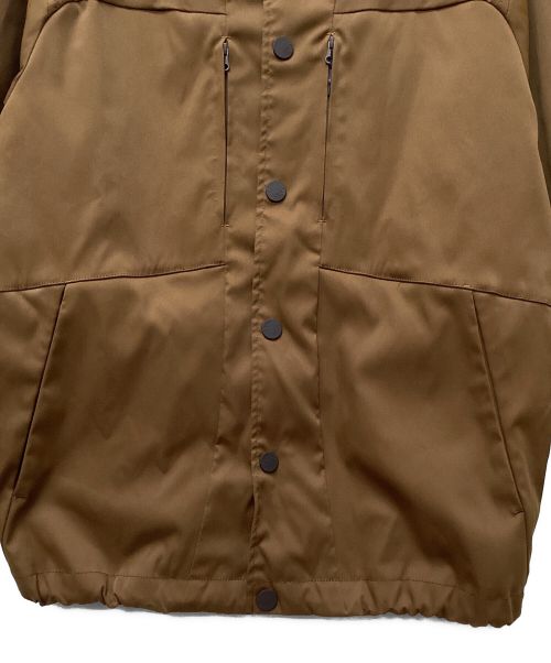 WHITE MOUNTAINEERING（ホワイトマウンテ二アニング）WHITE MOUNTAINEERING (ホワイトマウンテ二アニング) STRETCHED TWILLED COACH JACKET ブラウンの古着・服飾アイテム