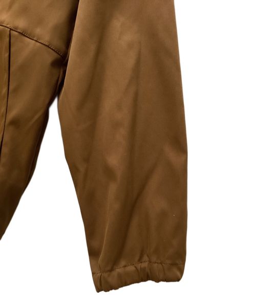 WHITE MOUNTAINEERING（ホワイトマウンテ二アニング）WHITE MOUNTAINEERING (ホワイトマウンテ二アニング) STRETCHED TWILLED COACH JACKET ブラウンの古着・服飾アイテム