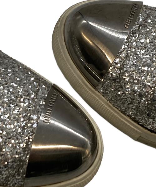 MIU MIU（ミュウミュウ）MIU MIU (ミュウミュウ) グリッタースリッポン グレー サイズ:38.5の古着・服飾アイテム