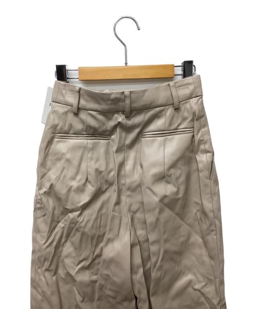 HER LIP TO（ハーリップトゥ）HER LIP TO (ハーリップトゥ) Vegan Leather Tapered Pants ベージュ サイズ:XS 未使用品の古着・服飾アイテム