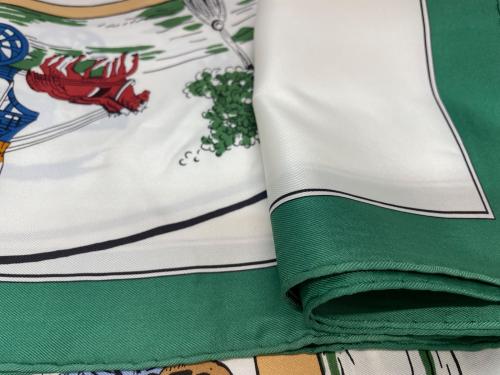 HERMES（エルメス）HERMES (エルメス) カレ90 グリーン×ホワイトの古着・服飾アイテム