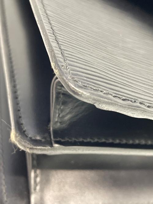 LOUIS VUITTON（ルイ ヴィトン）LOUIS VUITTON (ルイ ヴィトン) コンコルドハンドバッグ ブラックの古着・服飾アイテム