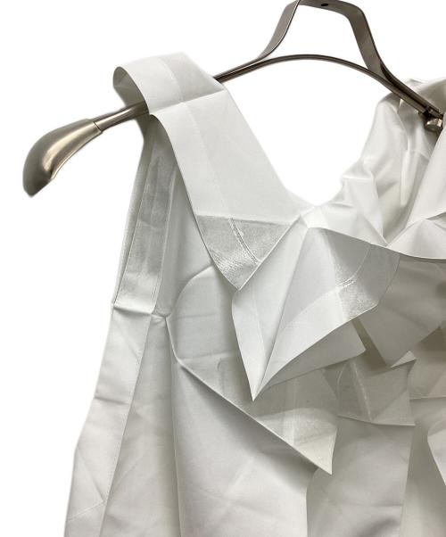ISSEY MIYAKE（イッセイミヤケ）ISSEY MIYAKE (イッセイミヤケ) ノースリーブブラウス ホワイト サイズ:4の古着・服飾アイテム