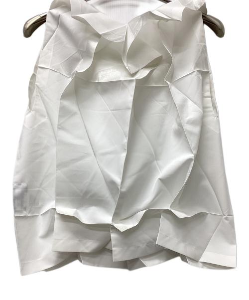 ISSEY MIYAKE（イッセイミヤケ）ISSEY MIYAKE (イッセイミヤケ) ノースリーブブラウス ホワイト サイズ:4の古着・服飾アイテム