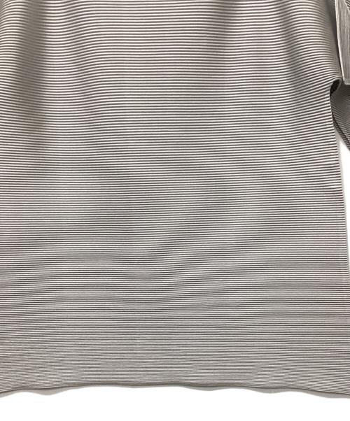 PLEATS PLEASE（プリーツプリーズ）PLEATS PLEASE (プリーツプリーズ) 半袖カットソー グレー サイズ:3の古着・服飾アイテム