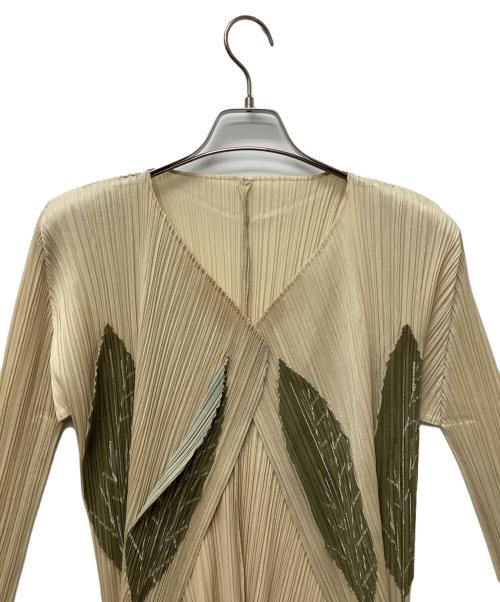 PLEATS PLEASE（プリーツプリーズ）PLEATS PLEASE (プリーツプリーズ) プリーツカーディガン ベージュ サイズ:3の古着・服飾アイテム