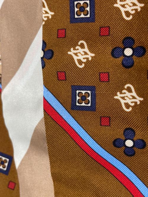 FENDI（フェンディ）FENDI (フェンディ) ハンディスカーフ ベージュ×ホワイトの古着・服飾アイテム