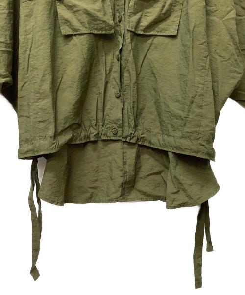 UN3D.（アンスリード）UN3D. (アンスリード) アウトポケットドルマンシャツ オリーブ サイズ:FREEの古着・服飾アイテム