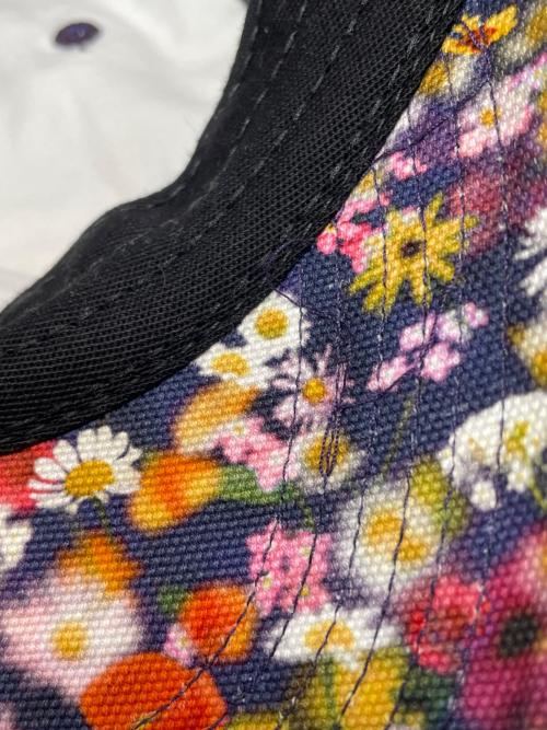 SUPREME（シュプリーム）SUPREME (シュプリーム) キャップ ネイビー×ピンクの古着・服飾アイテム