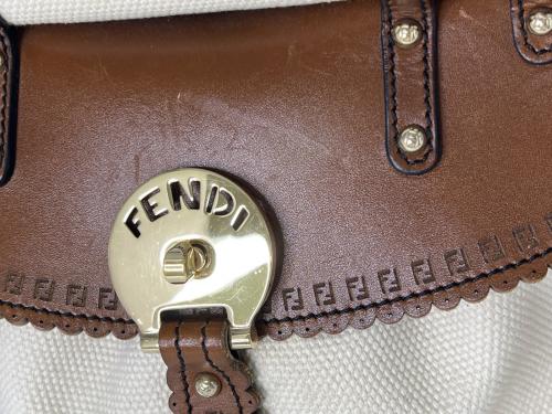 FENDI（フェンディ）FENDI (フェンディ) ハンドバッグ ベージュ×ブラウンの古着・服飾アイテム