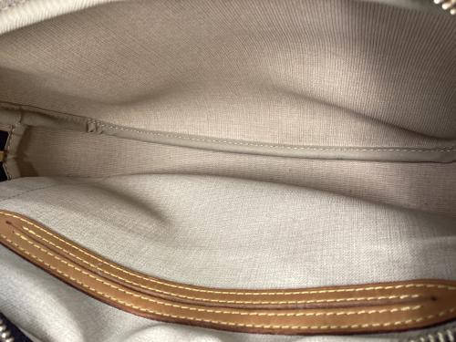 LOUIS VUITTON（ルイ ヴィトン）LOUIS VUITTON (ルイ ヴィトン) ショルダーバッグ ブラック サイズ:PMの古着・服飾アイテム