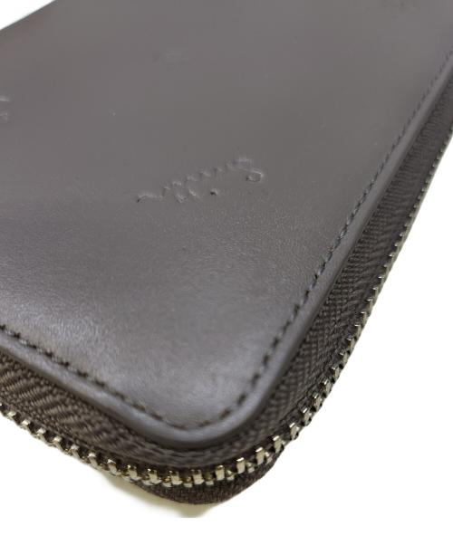 PAUL SMITH（ポールスミス）Paul Smith (ポールスミス) ラウンドファスナー財布 ベージュの古着・服飾アイテム