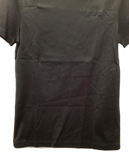 VERSACE（ヴェルサーチェ）VERSACE (ヴェルサーチェ) ロゴカットソー ブラック サイズ:Mの古着・服飾アイテム