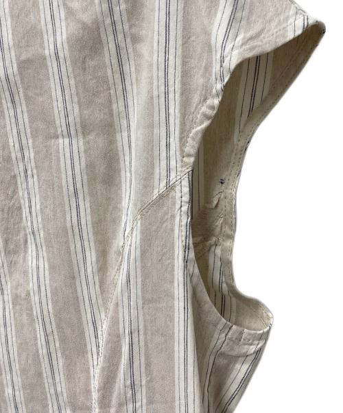 23区（ニジュウサンク）23区 (ニジュウサンク) ノースリーブワンピース ベージュ サイズ:40 未使用品の古着・服飾アイテム