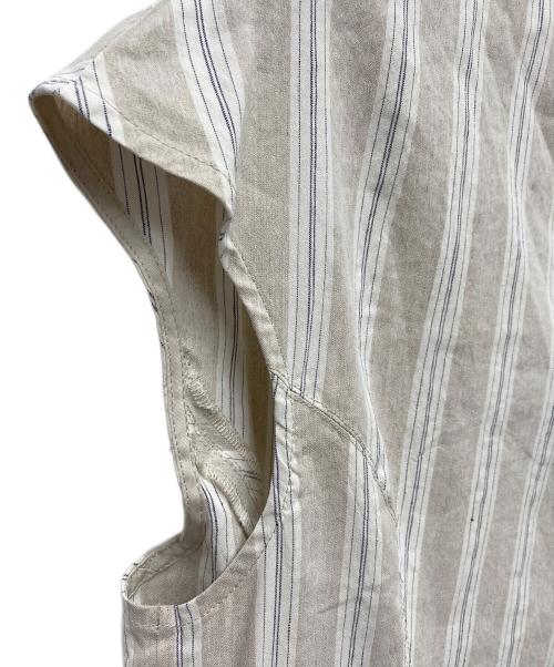 23区（ニジュウサンク）23区 (ニジュウサンク) ノースリーブワンピース ベージュ サイズ:40 未使用品の古着・服飾アイテム