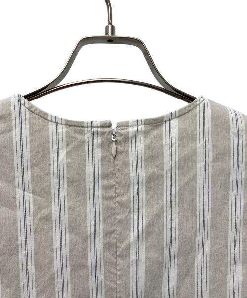 23区（ニジュウサンク）23区 (ニジュウサンク) ノースリーブワンピース ベージュ サイズ:40 未使用品の古着・服飾アイテム