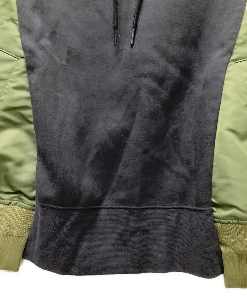 NIKE（ナイキ）NIKE (ナイキ) sacai (サカイ) プルオーバーパーカー ブラック×グリーン サイズ:XSの古着・服飾アイテム