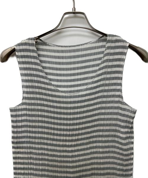 ISSEY MIYAKE（イッセイミヤケ）ISSEY MIYAKE (イッセイミヤケ) ノースリーブブラウス グレー×ブルー サイズ:Mの古着・服飾アイテム