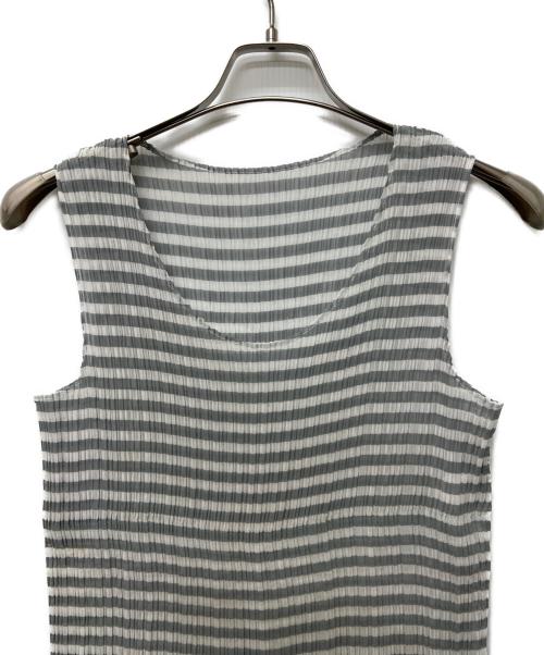 ISSEY MIYAKE（イッセイミヤケ）ISSEY MIYAKE (イッセイミヤケ) ノースリーブブラウス グレー×ブルー サイズ:Mの古着・服飾アイテム