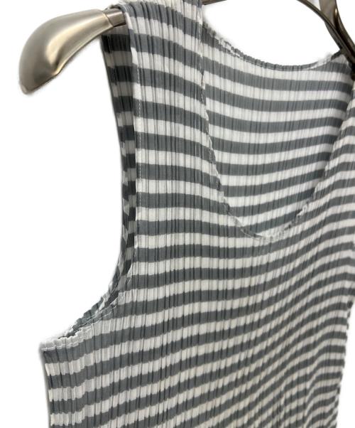 ISSEY MIYAKE（イッセイミヤケ）ISSEY MIYAKE (イッセイミヤケ) ノースリーブブラウス グレー×ブルー サイズ:Mの古着・服飾アイテム