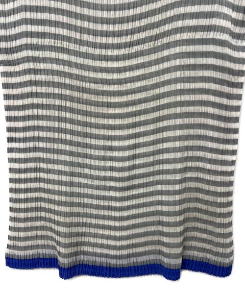 ISSEY MIYAKE（イッセイミヤケ）ISSEY MIYAKE (イッセイミヤケ) ノースリーブブラウス グレー×ブルー サイズ:Mの古着・服飾アイテム