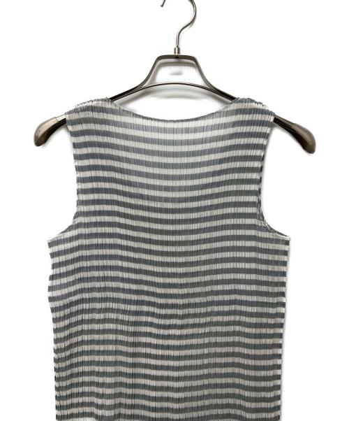 ISSEY MIYAKE（イッセイミヤケ）ISSEY MIYAKE (イッセイミヤケ) ノースリーブブラウス グレー×ブルー サイズ:Mの古着・服飾アイテム
