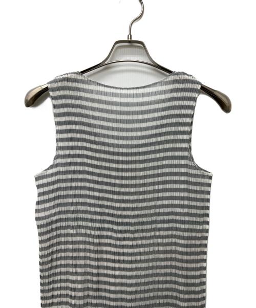 ISSEY MIYAKE（イッセイミヤケ）ISSEY MIYAKE (イッセイミヤケ) ノースリーブブラウス グレー×ブルー サイズ:Mの古着・服飾アイテム